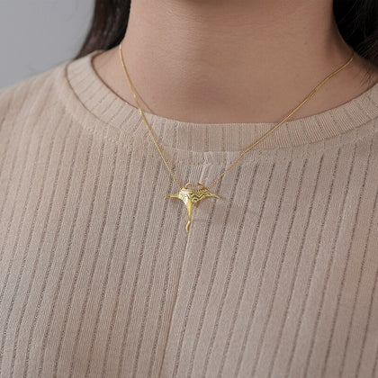 Gold / Pendant and Chain