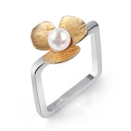 'Fresh Clover' Natural Pearl Ring