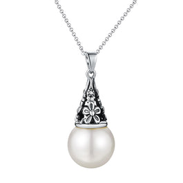 Pearl Flower Pendant Necklace